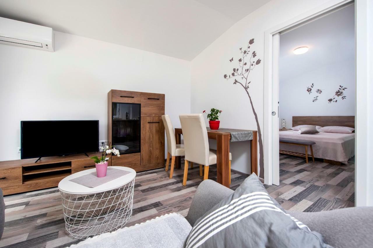 Paola Cozy Apartment Rovinj Luaran gambar