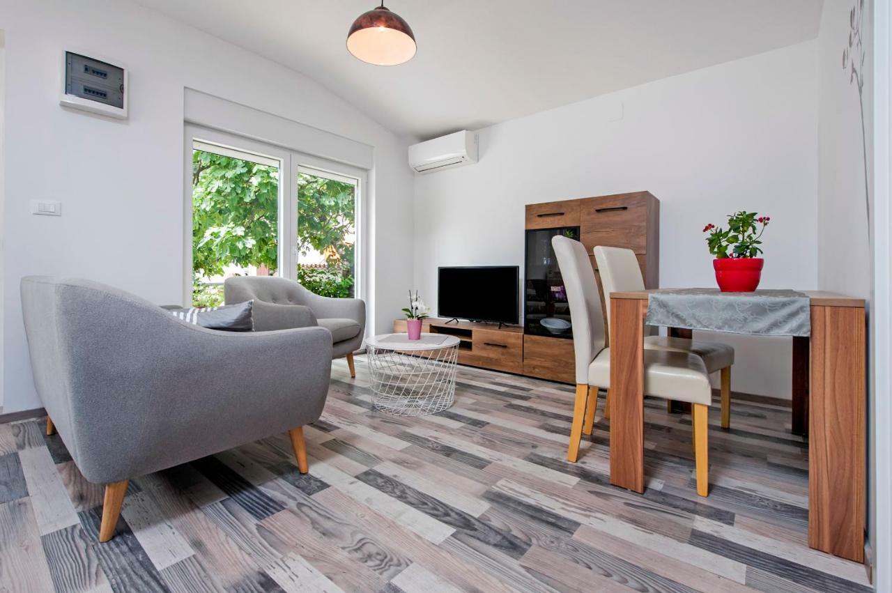 Paola Cozy Apartment Rovinj Luaran gambar
