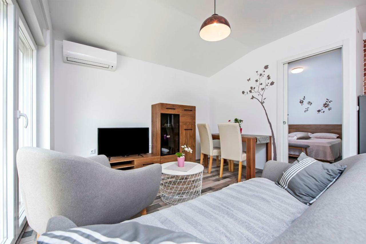 Paola Cozy Apartment Rovinj Luaran gambar